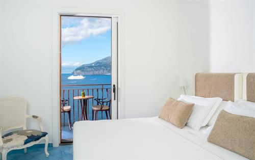 Camera Romantica - PIANO SUPERIORE CON BALCONE VISTA MARE 